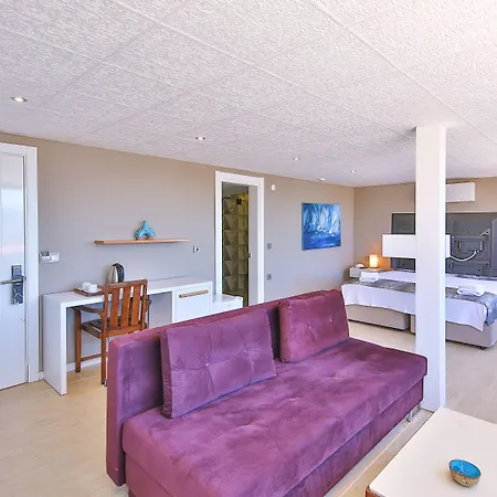 Hotel No37 4*